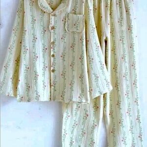 🎀 The Fleece Company 🎀, Brand New, Floral Cream, pink, light green, Muslin pj’s!